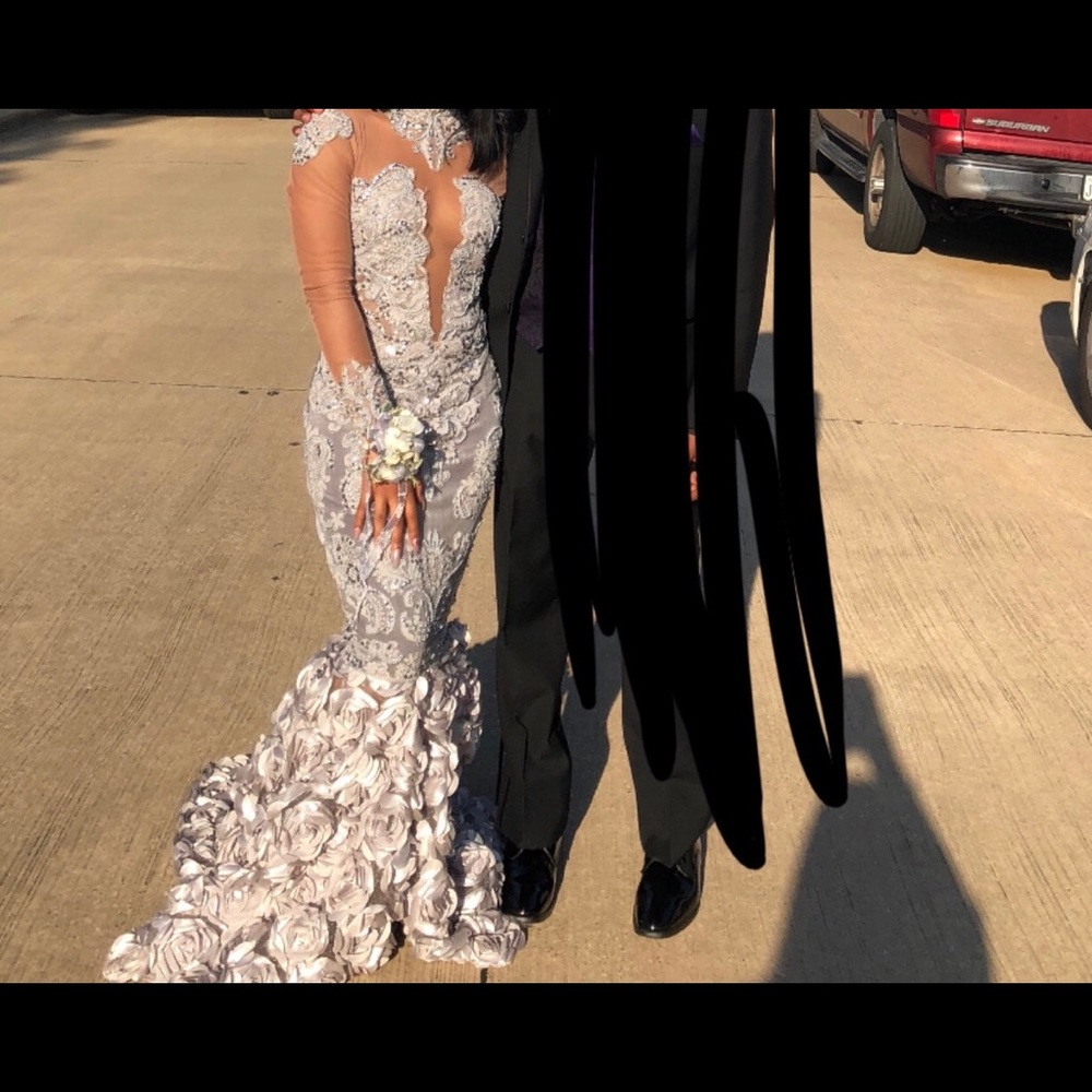 Prom dress - Picture 2 of 3